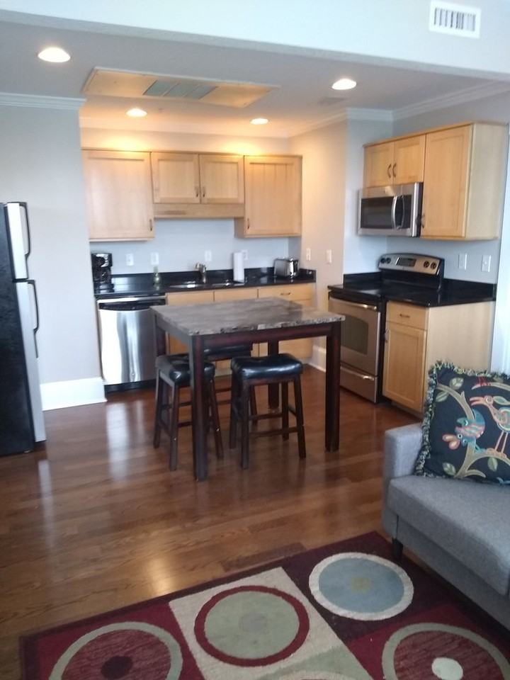 Calhoun Lofts & Thunderbird Flats - Photo 6 of 48