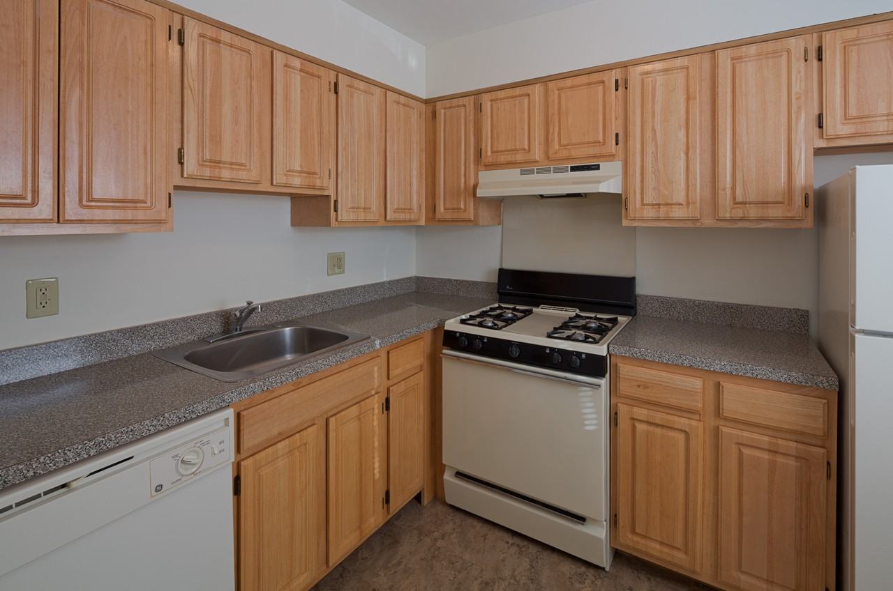 Pickwick Apartments - Photo 3 of 37