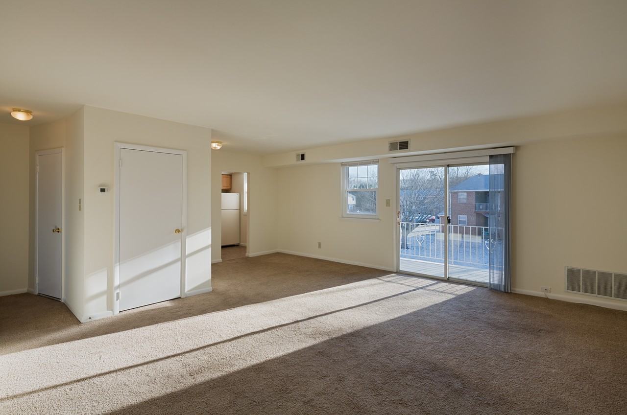 Pickwick Apartments - Photo 5 of 37