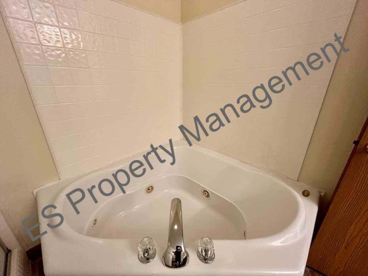 11133 Autumn Creek Ct - Photo 3 of 26