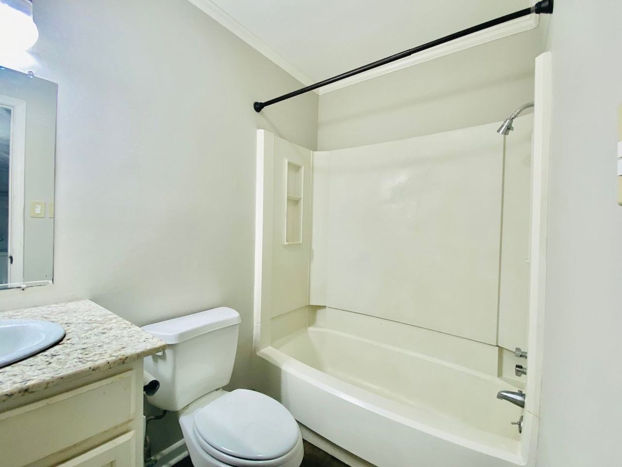 105 Williamsburg Circle - Photo 7 of 13