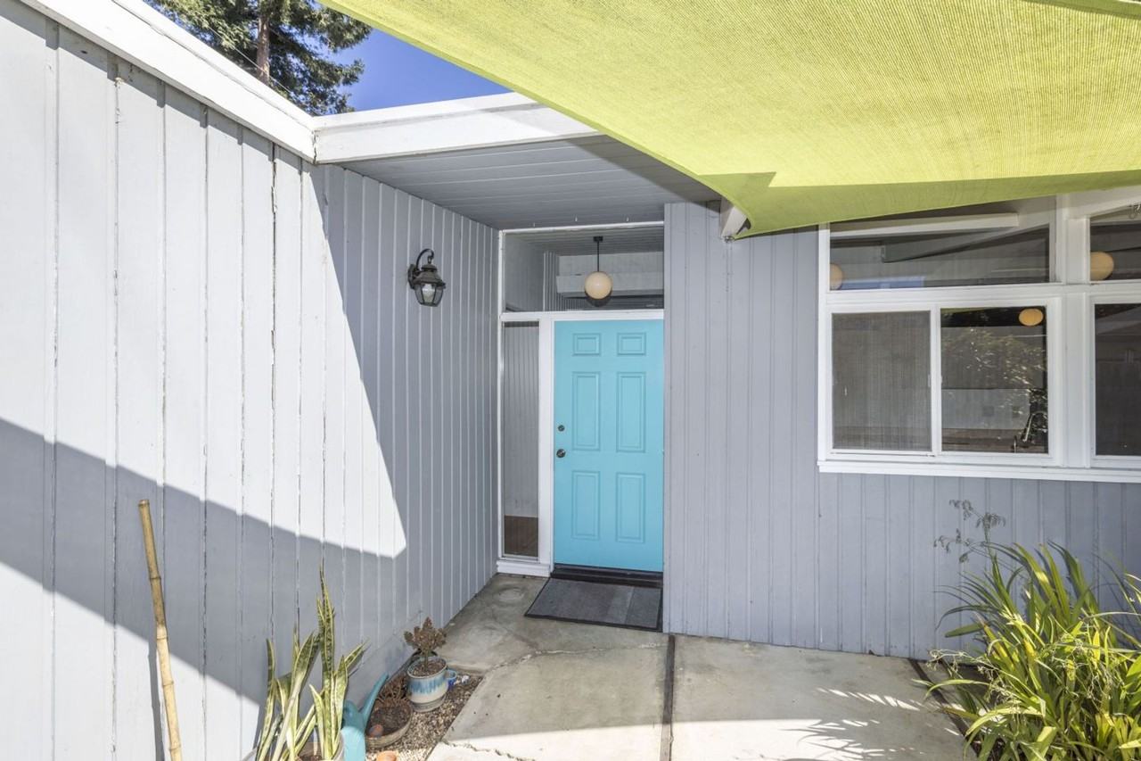 231 Parkside Dr - Photo 3 of 21