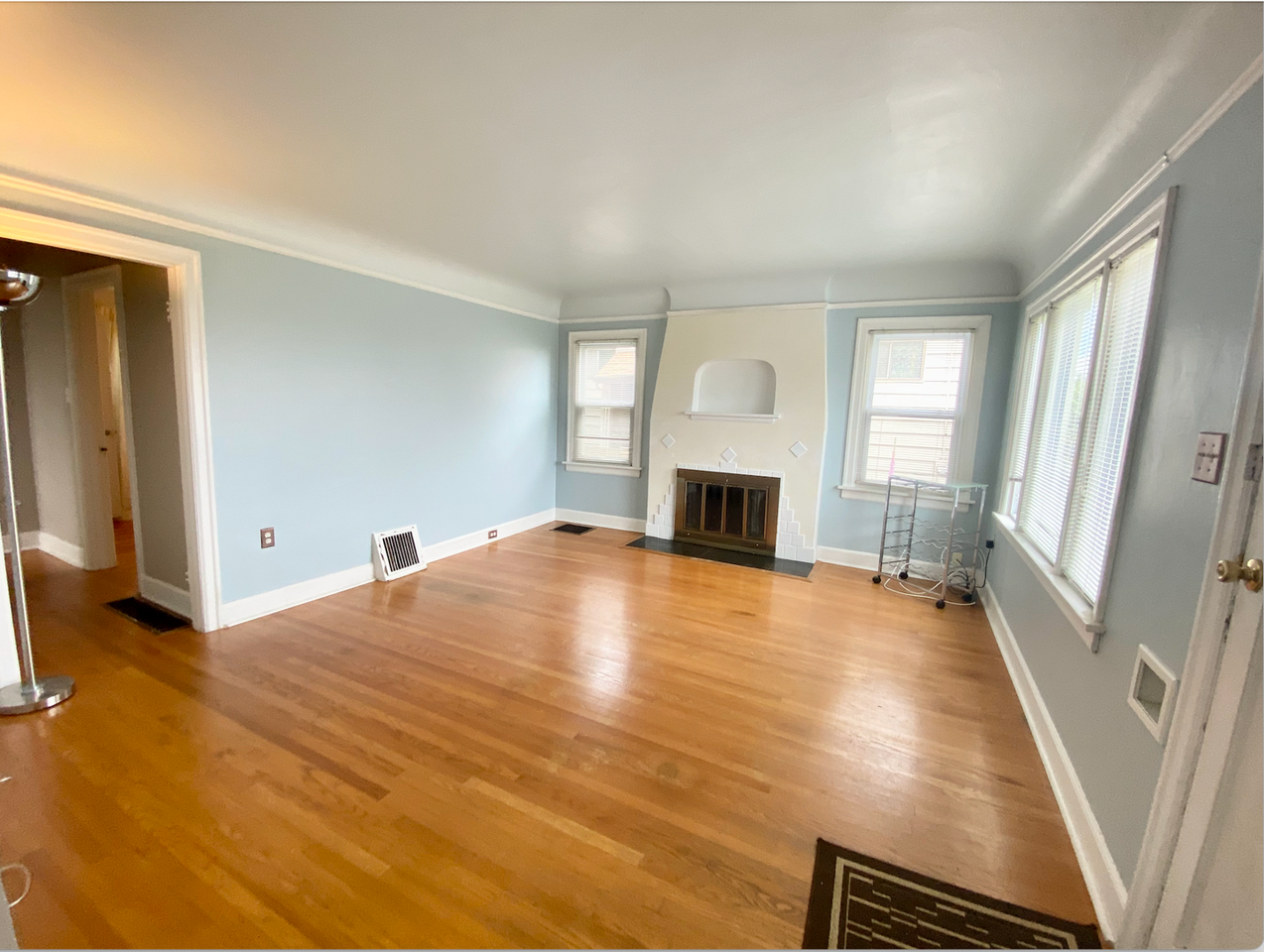 3449 37th Ave Sw - Photo 3 of 12