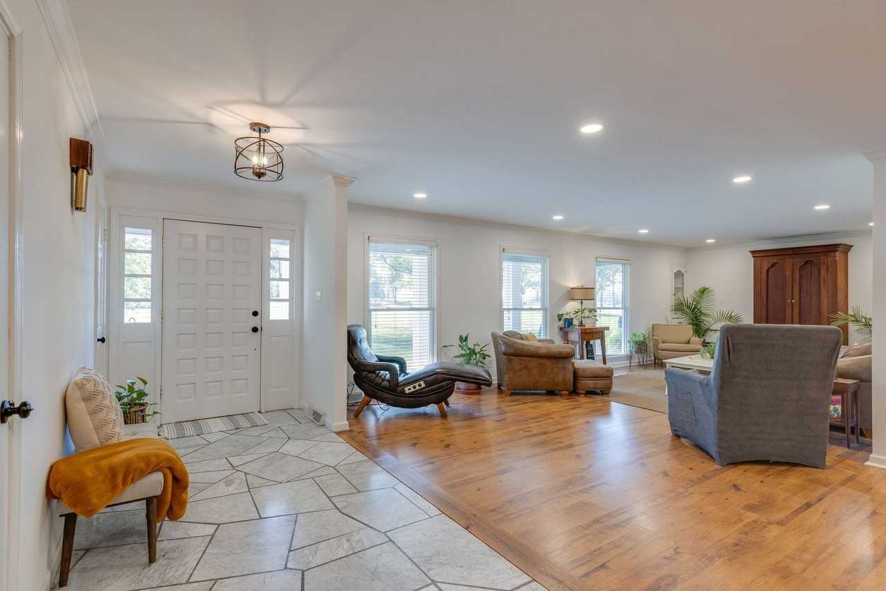 2285 Nashville Hwy - Photo 7 of 32