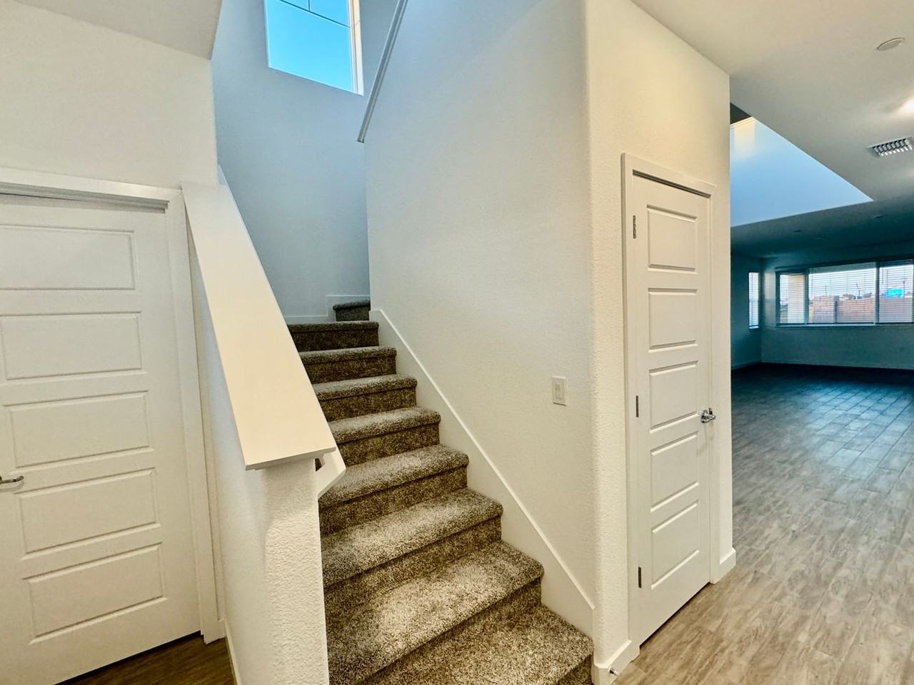 243 Dock Cir - Photo 4 of 47
