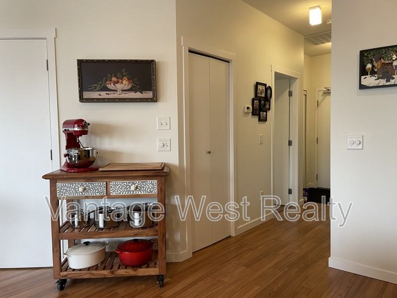 1868 Ambrosi Rd - Photo 3 of 16