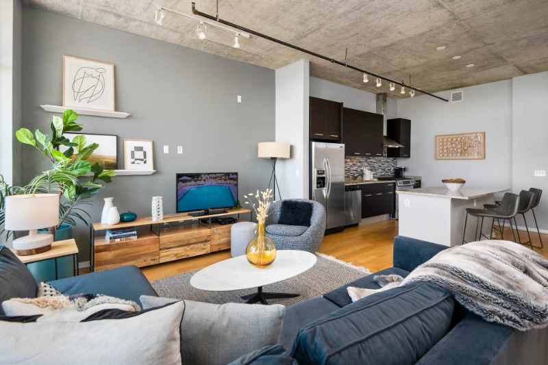 283 W Roosevelt Rd #1306 - Photo 3 of 23