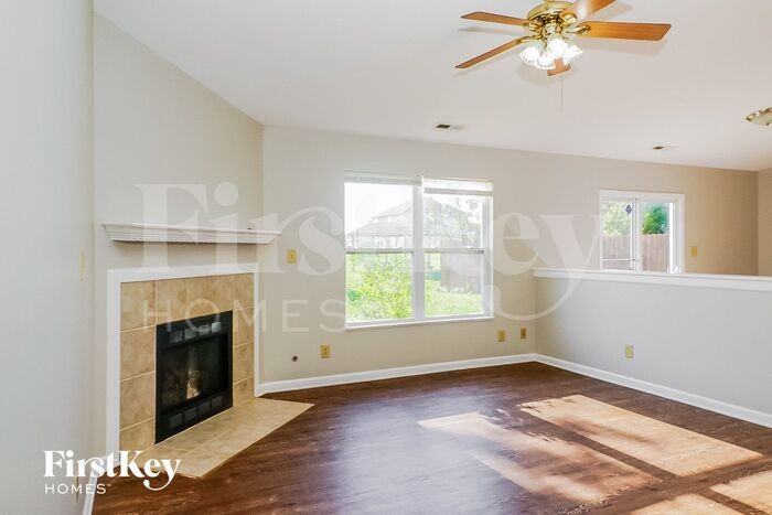 2431 Copper Hill Dr - Photo 3 of 15