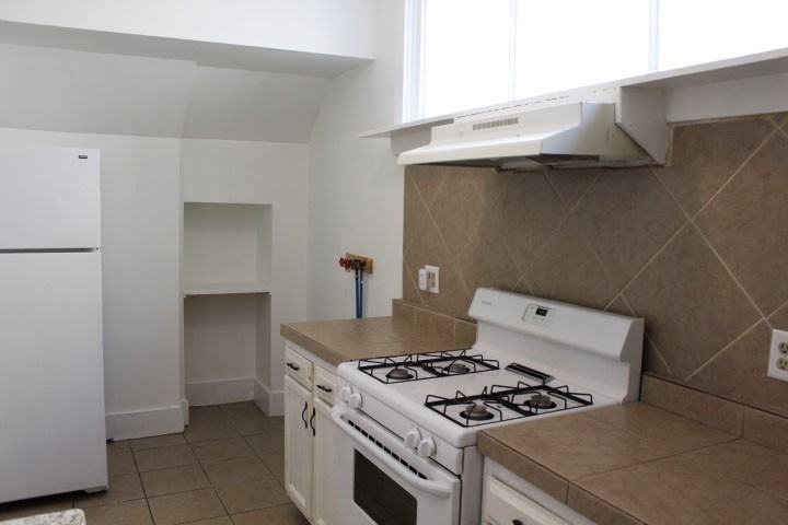 344 E 13th St #1 - Photo 4 of 10