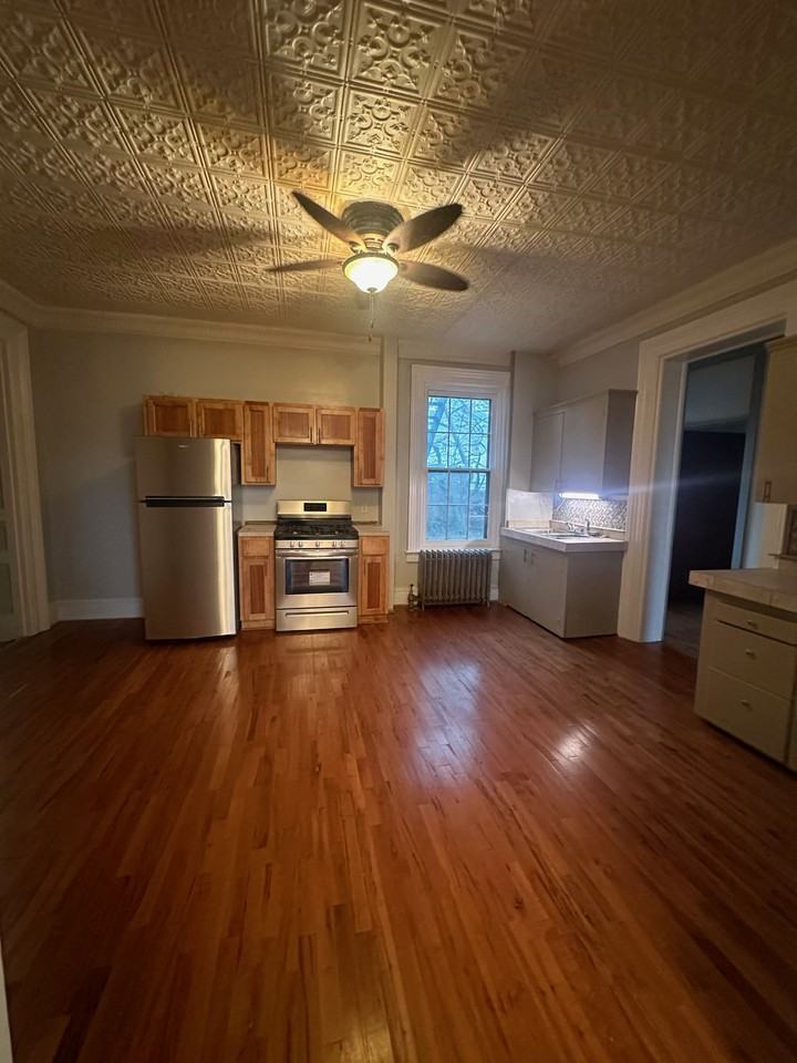 188 W 2nd St #1 - Photo 2 of 11