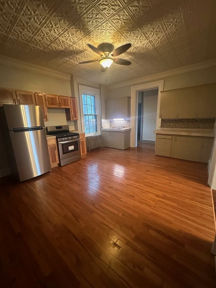 188 W 2nd St #1 - Photo 3 of 11