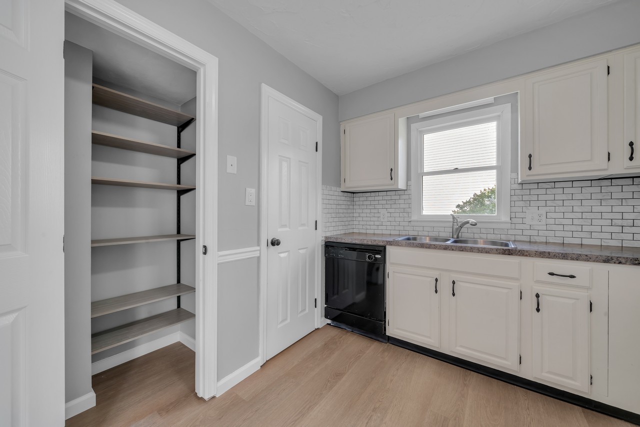 105 Edward St #NA - Photo 5 of 20