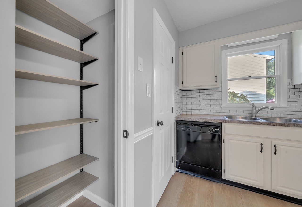 105 Edward St #NA - Photo 6 of 20