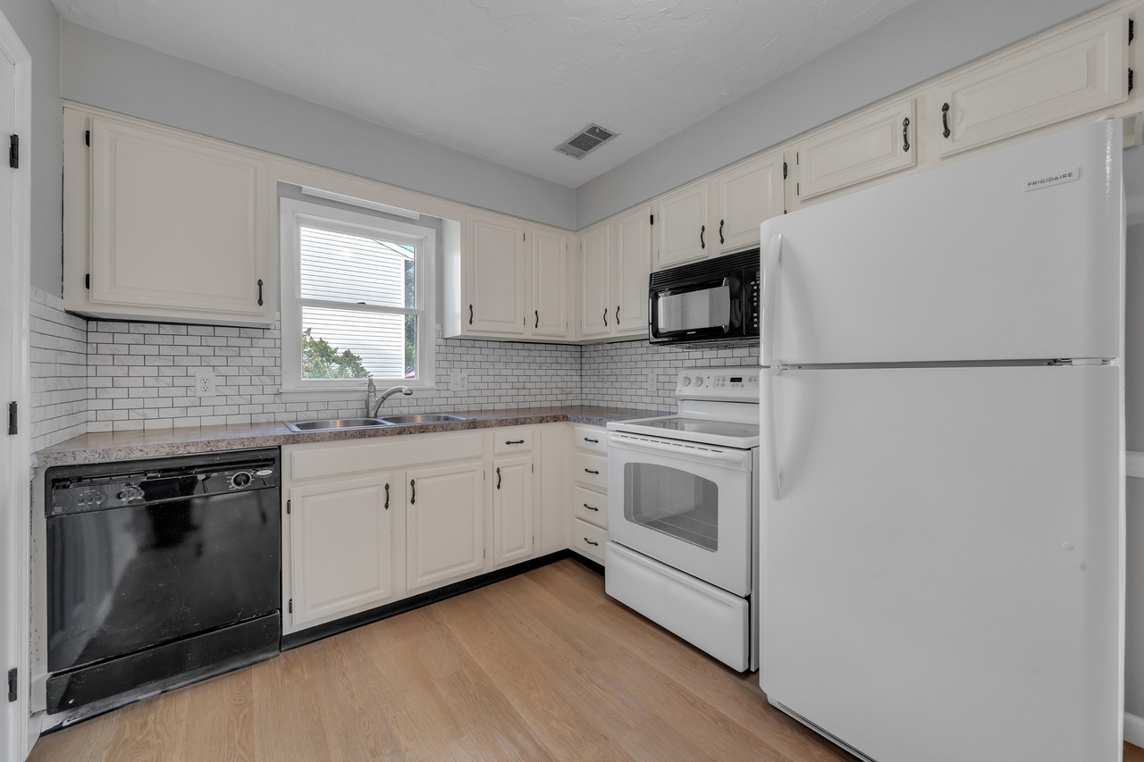 105 Edward St #NA - Photo 7 of 20