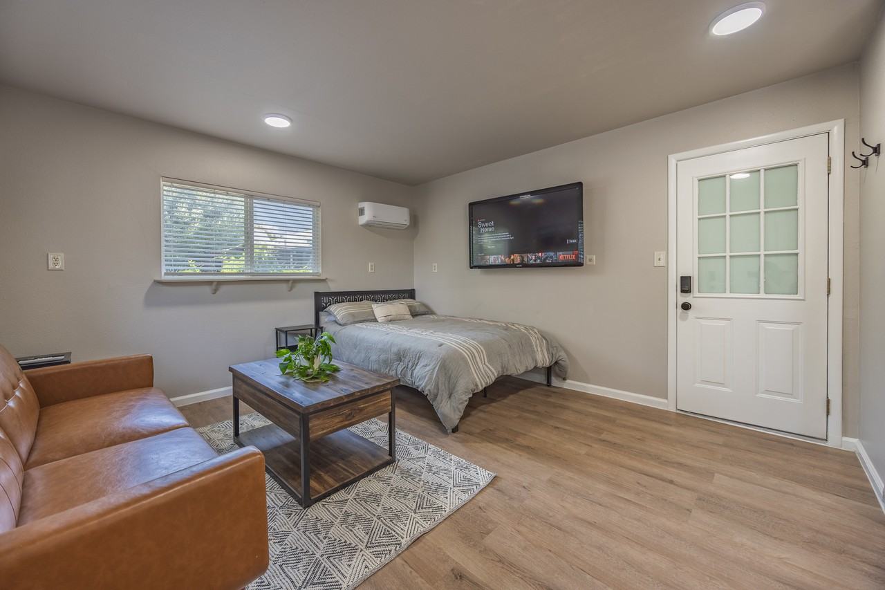 540 Cedar Ave - Photo 2 of 8