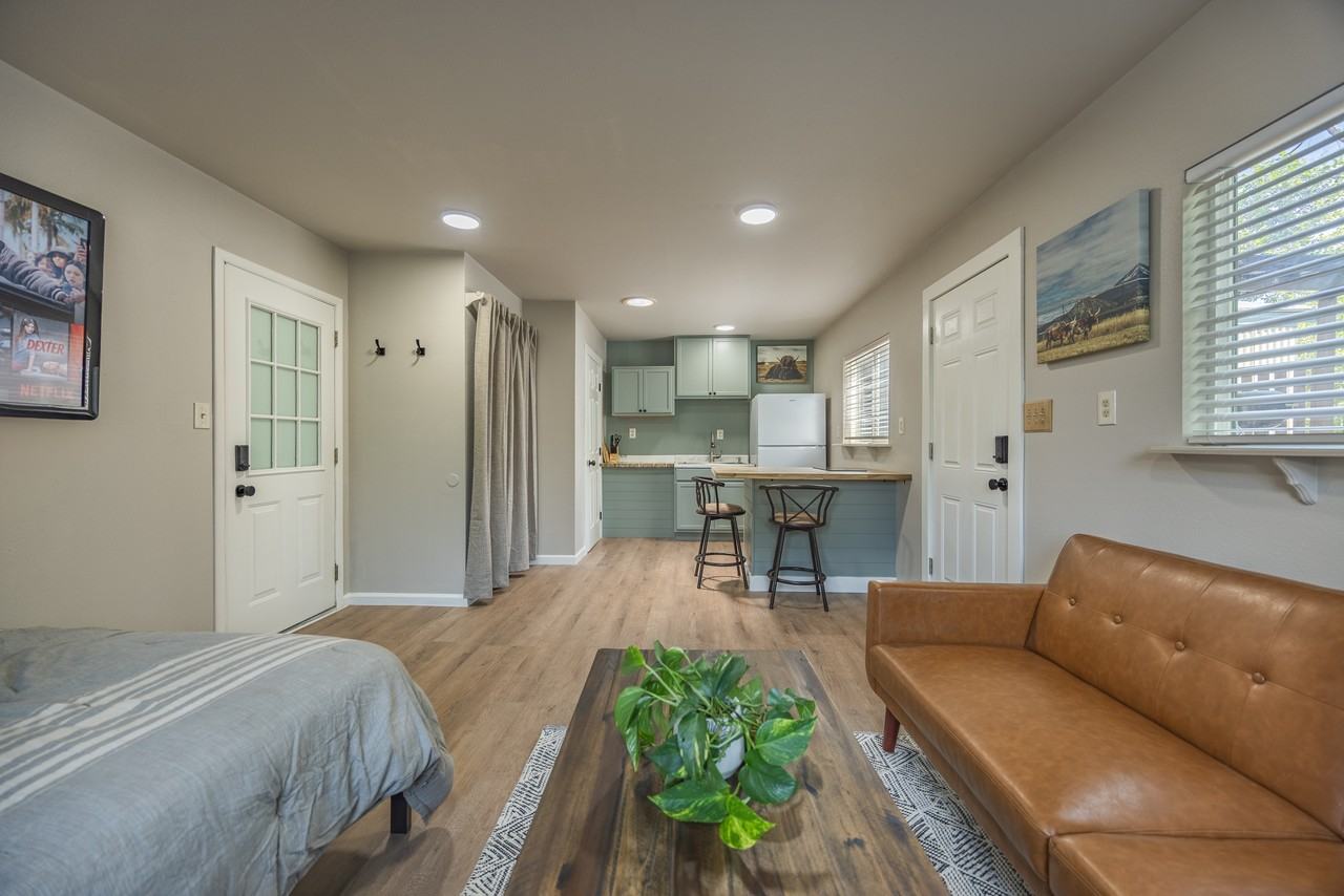 540 Cedar Ave - Photo 6 of 8