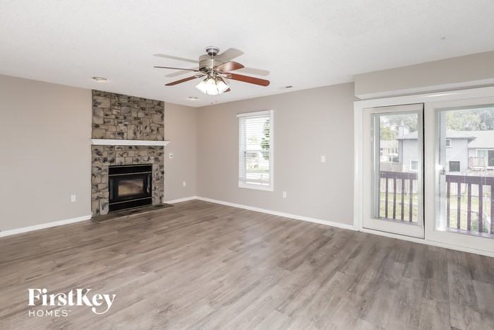 10315 N Baltimore Ave - Photo 3 of 16