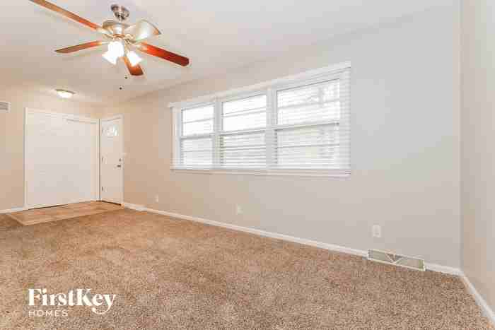 3723 S Haden Dr - Photo 3 of 16