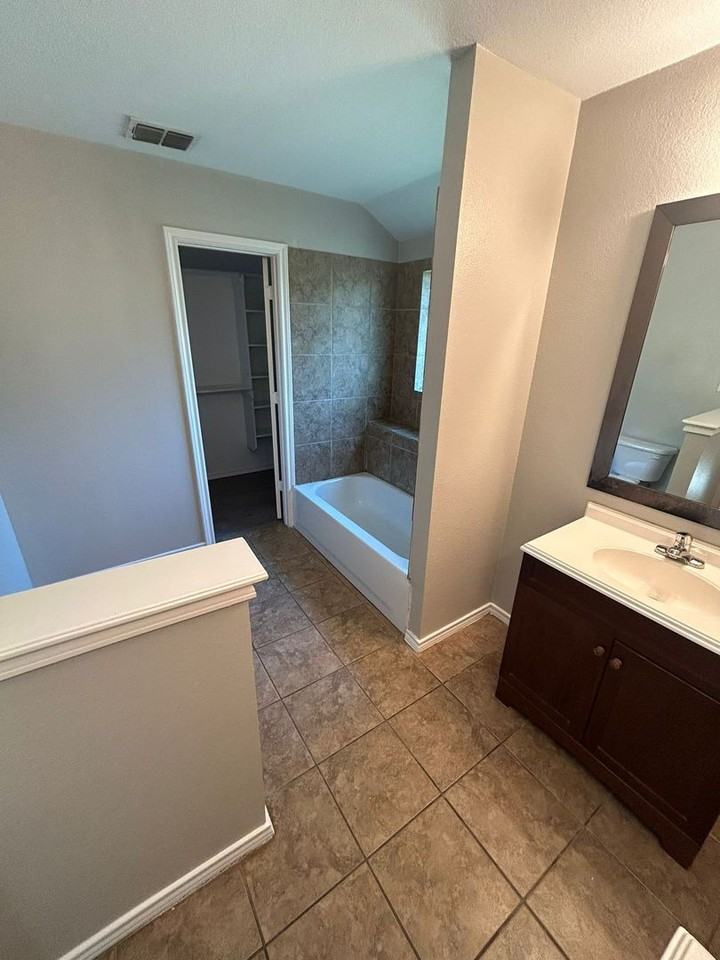 3536 Vilbig Rd - Photo 3 of 15