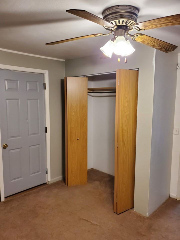 Great building with two units - Photo 2 of 10