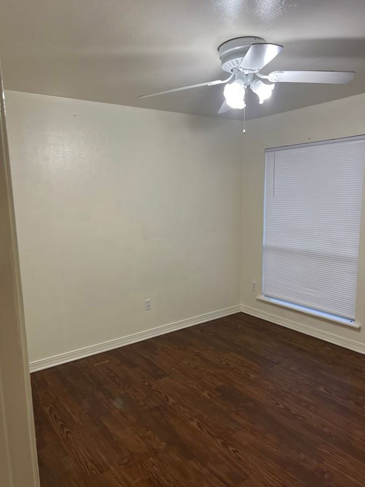 5705 E Texas St - Photo 4 of 10