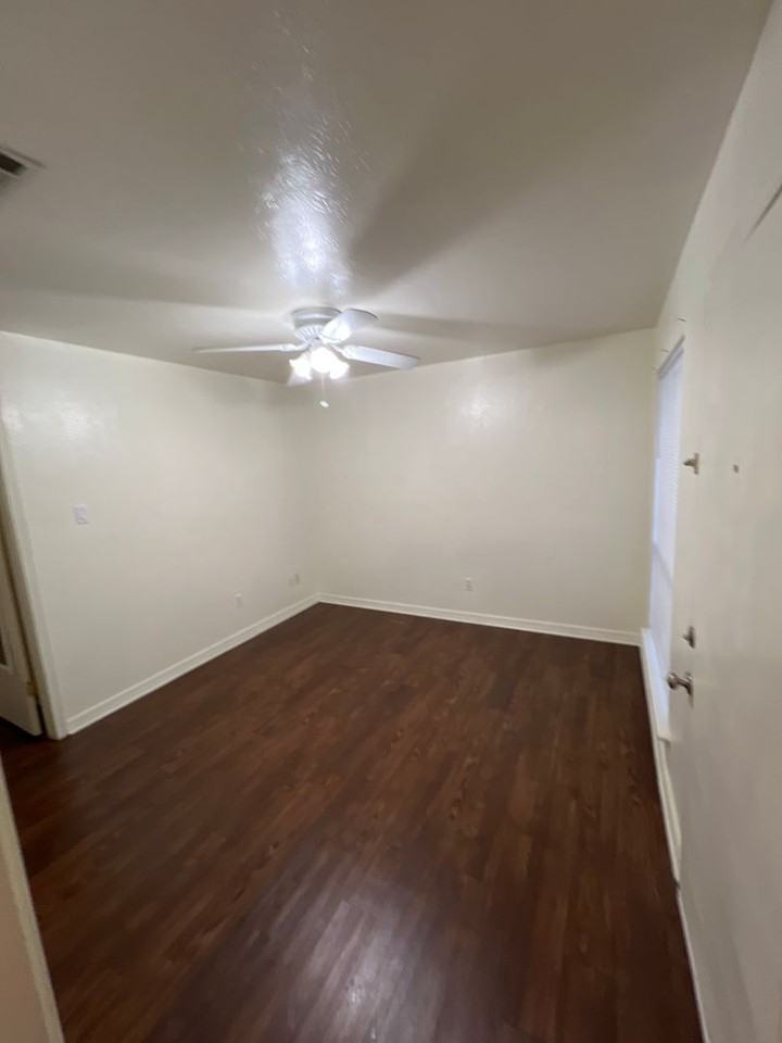 5705 E Texas St - Photo 5 of 10