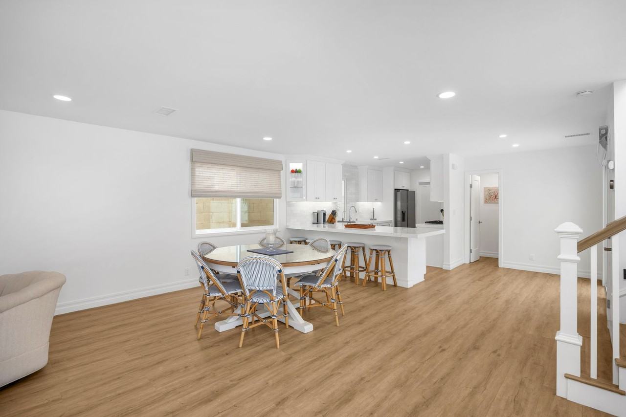 255 Colton St - Photo 3 of 41