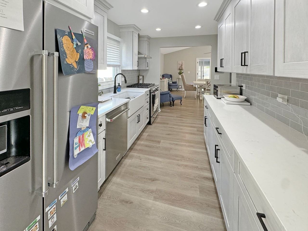 111 S Morgan Ave - Photo 3 of 22