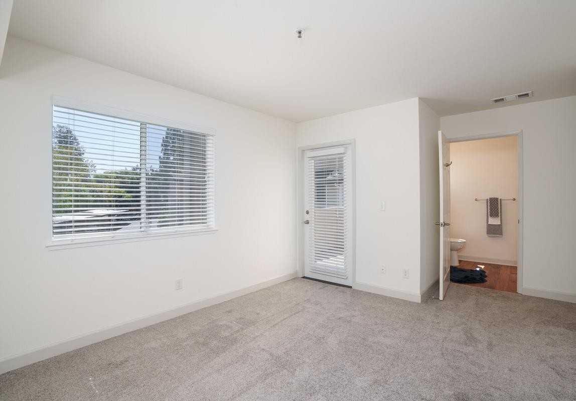 2991 College Ave - Photo 5 of 16