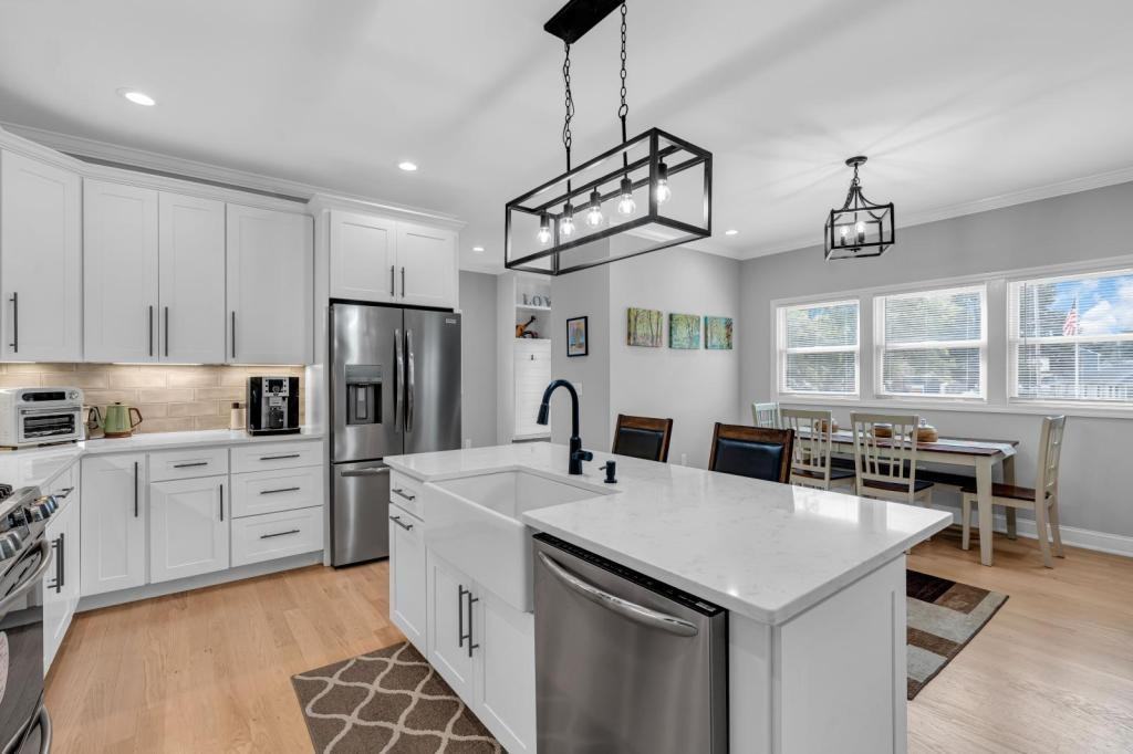 46 Hudson Ave - Photo 3 of 35
