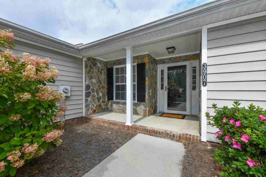 3907 Cloverwood Meadow Ln - Photo 3 of 34