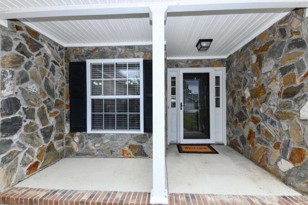 3907 Cloverwood Meadow Ln - Photo 4 of 34