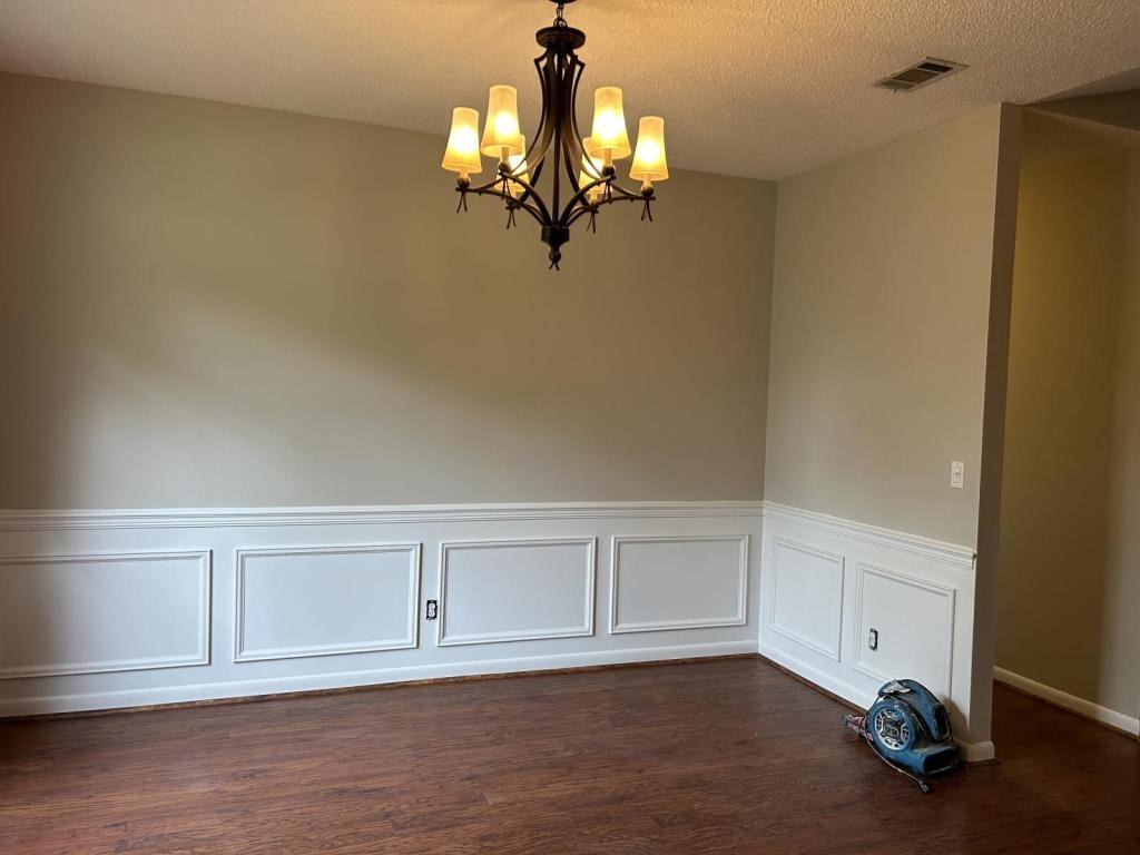 1592 Parkwood Ct W - Photo 4 of 28