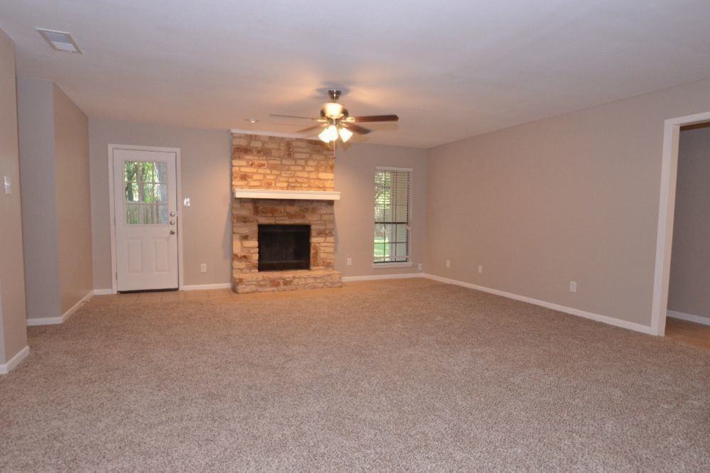 203 County Glen St - Photo 4 of 22