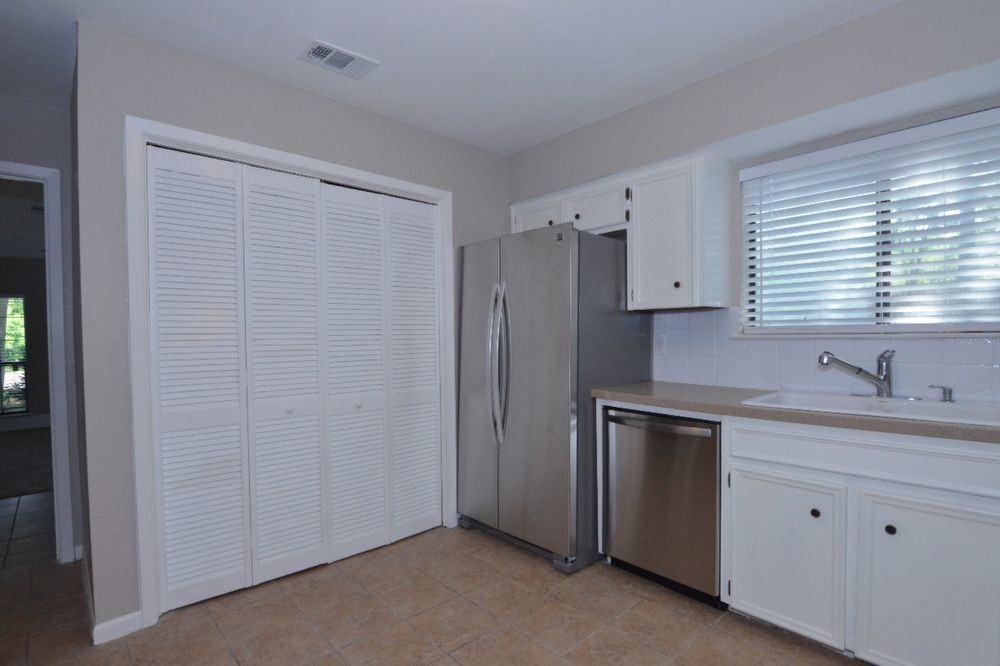 203 County Glen St - Photo 7 of 22