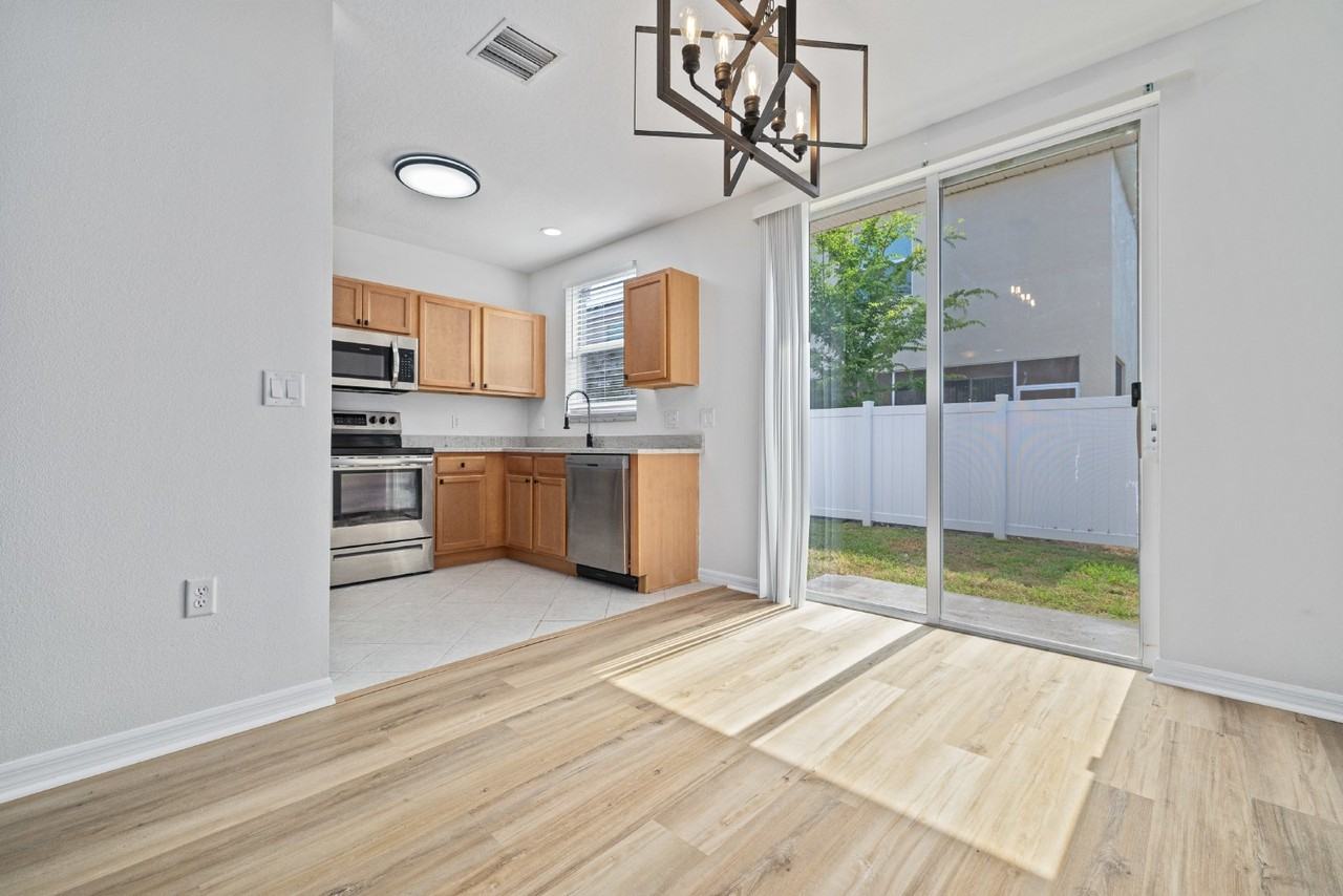 525 Glenn Cross Dr - Photo 4 of 21