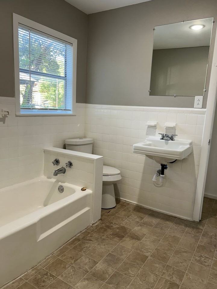 617 S Retta St - Photo 3 of 24