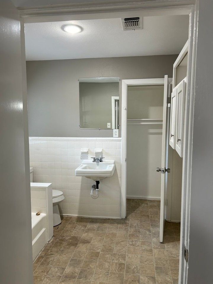 617 S Retta St - Photo 6 of 24