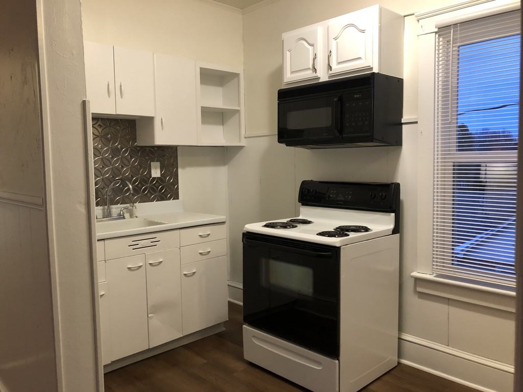 6860 Lincoln Hwy W #B - Photo 4 of 8