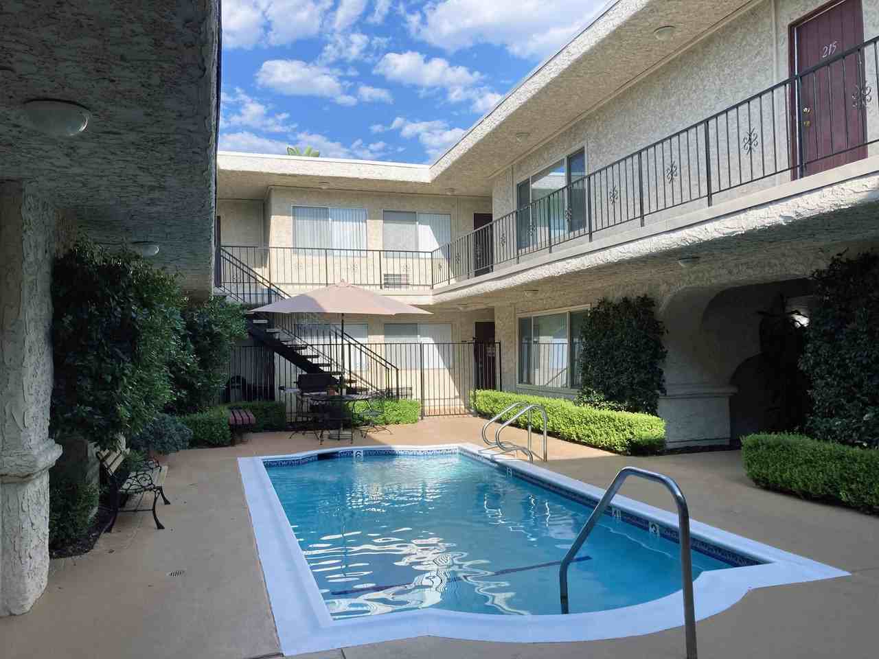 Burbank Terrace Apartments - Photo 2 of 5