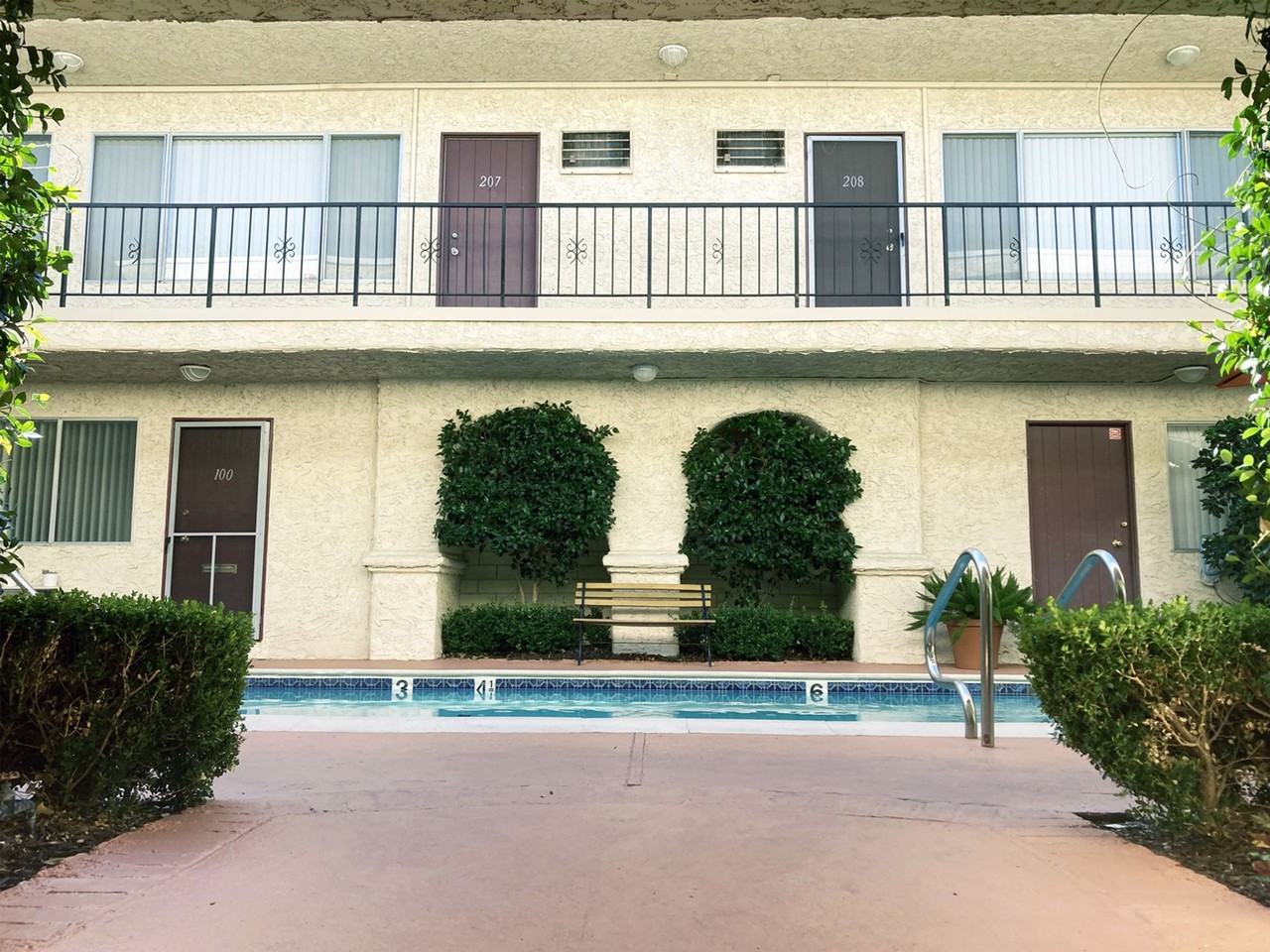 Burbank Terrace Apartments - Photo 4 of 5