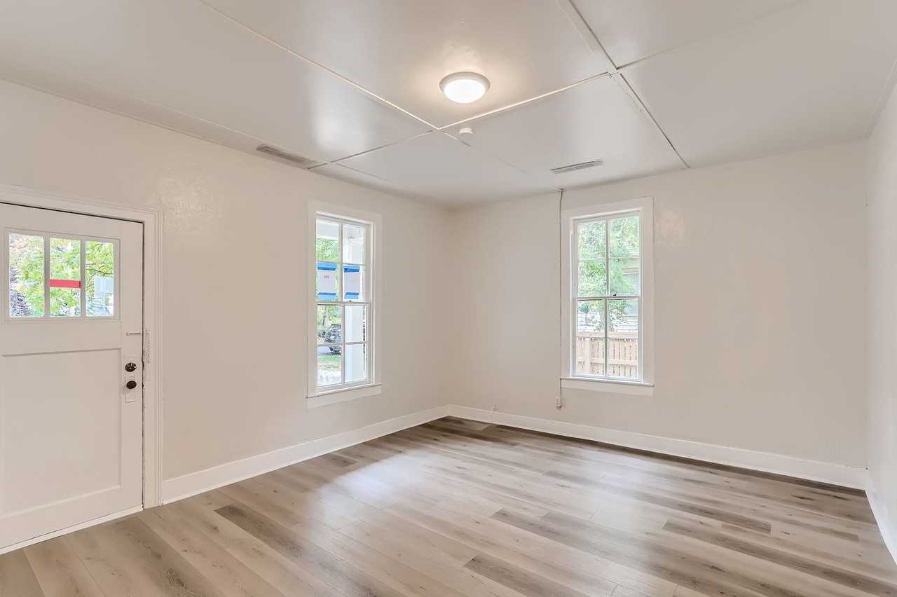 508 Pearl St - Photo 2 of 17