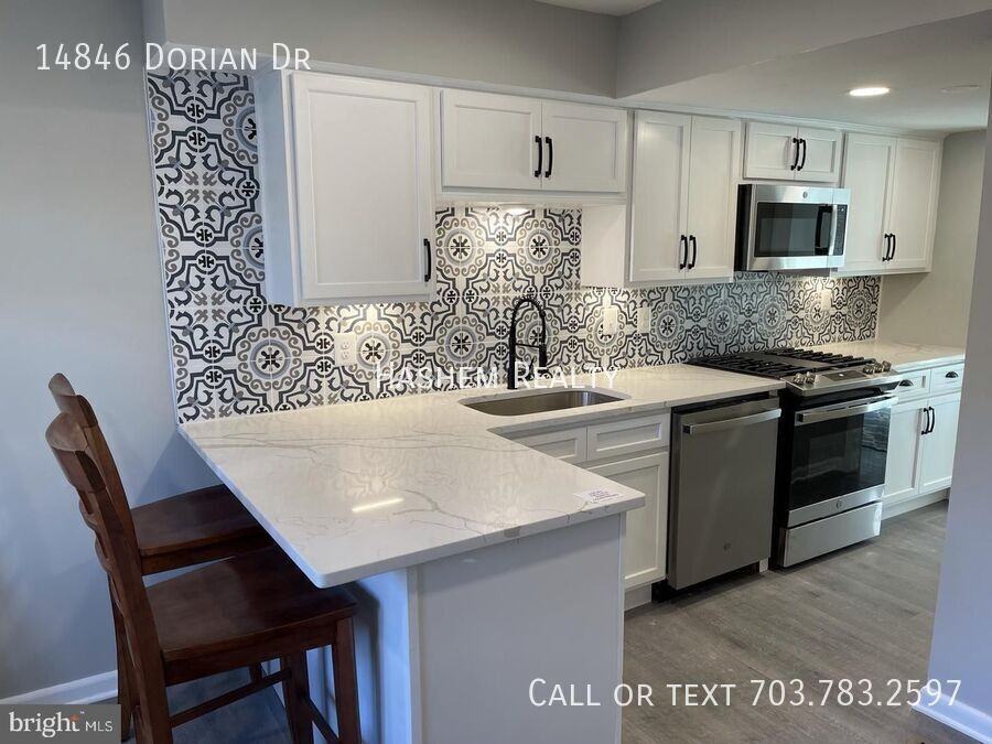 14846 Dorian Dr - Photo 3 of 19