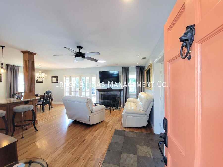 3313 Fanwood Ave - Photo 3 of 25