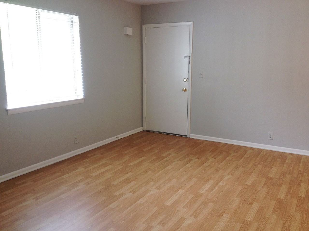 905 Greenwood Ave - Photo 2 of 8