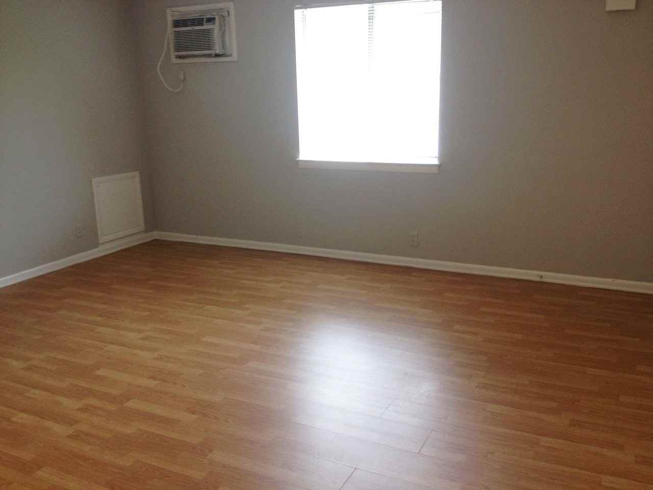 905 Greenwood Ave - Photo 3 of 8