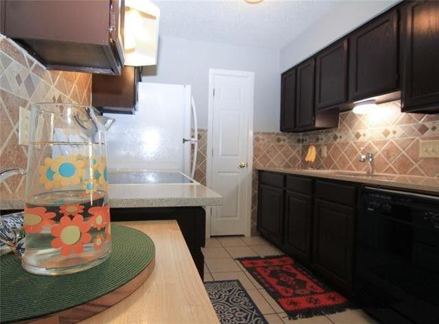 2107 Courtney St ##B - Photo 6 of 15