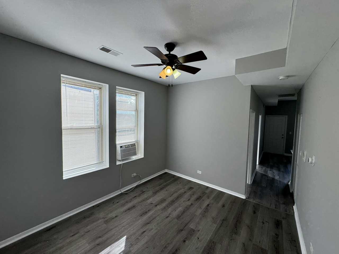 1510 South Central Park Avenue, Unit 2R - Photo 3 of 11