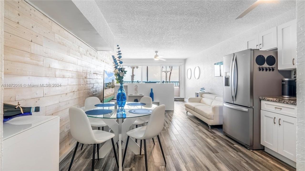 201 Van Buren St #103 - Photo 3 of 25