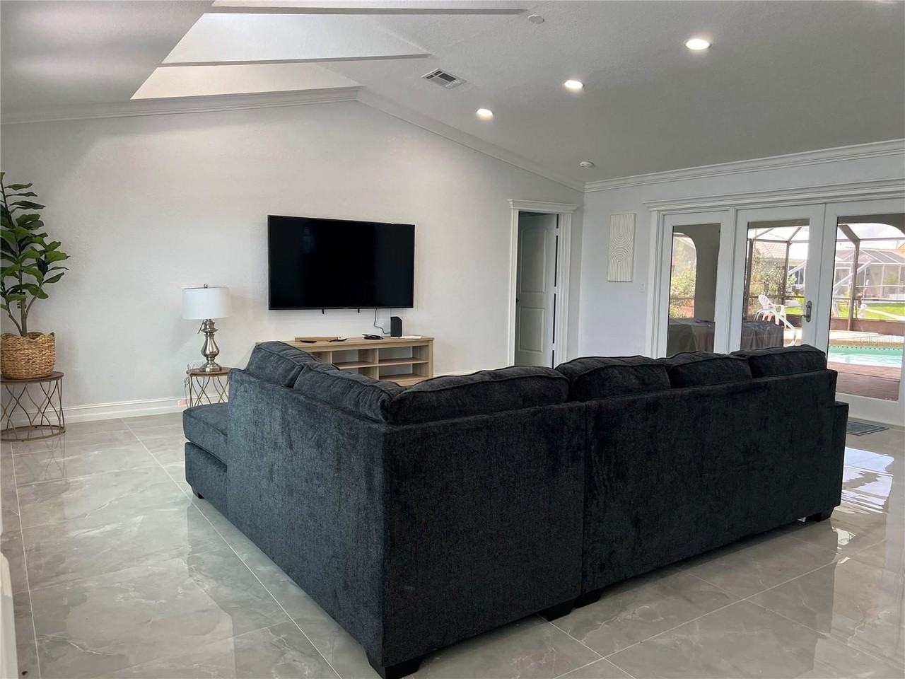 5405 David Blvd - Photo 4 of 24